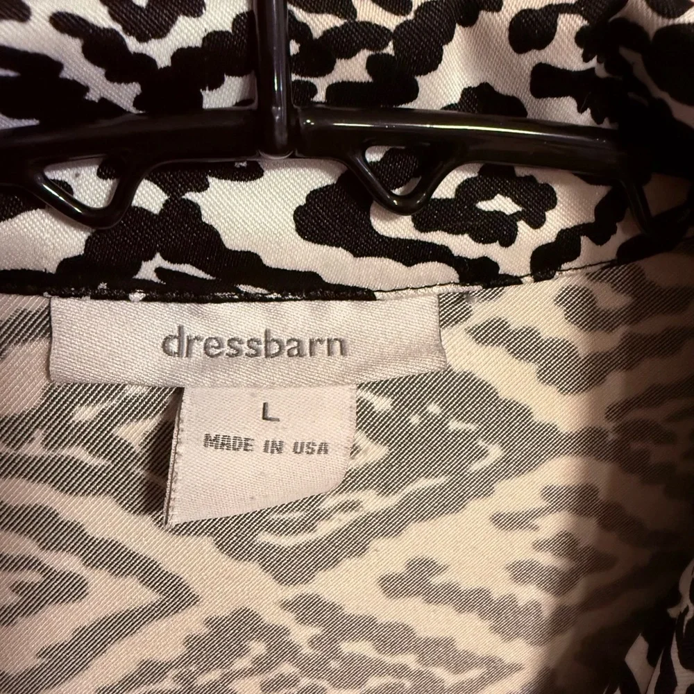 Dressbarn Monochrome Patterned Top - Picture 3 of 5